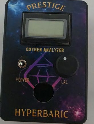 Prestige Hyperbaric Premium Oxygen Analyzer, close-up of device face