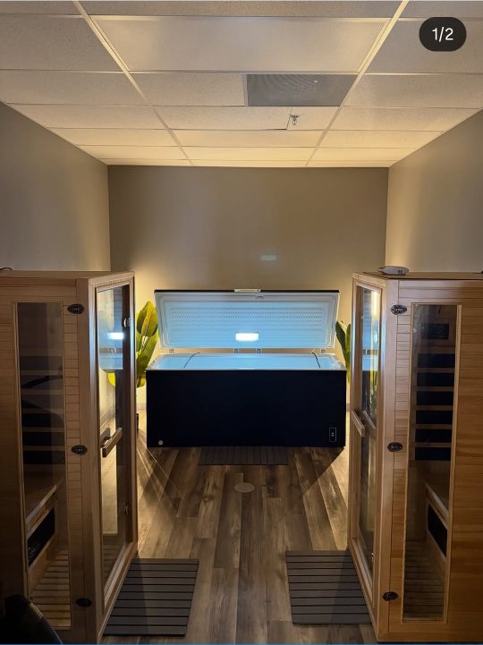 Prestige Cold Plunge in showroom between two infrared saunas