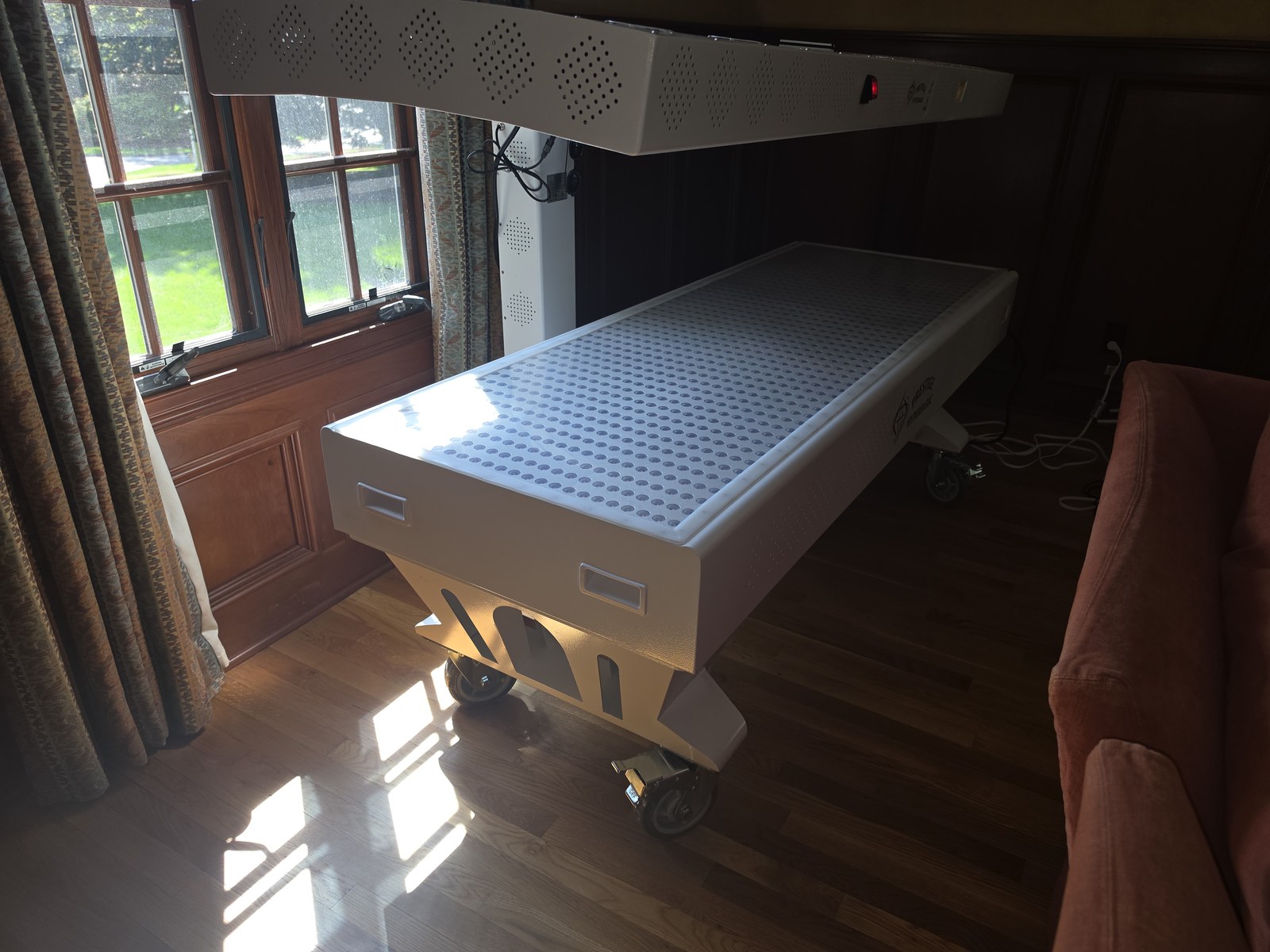 Finished modular red light therapy bed setup
