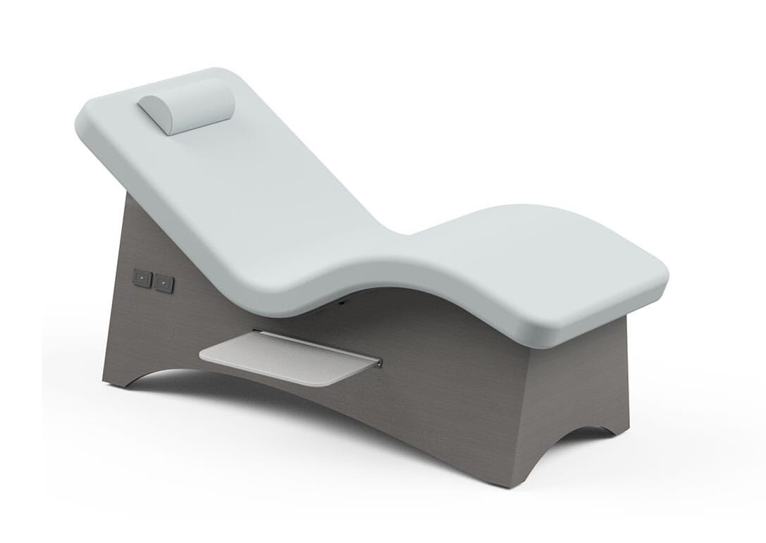 Oakworks Curva Zero-Gravity Lounger view 4